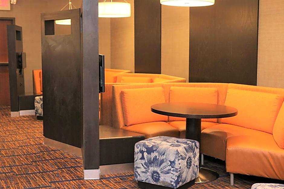 Courtyard by Marriott Waterbury Downtown