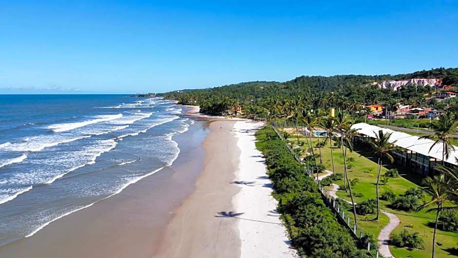 Refúgio Pé na Areia com 4 quartos em Ilhéus - Condomínio Perfeito para Família!