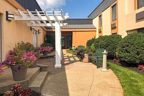 Clarion Hotel & Conference Center Toms River