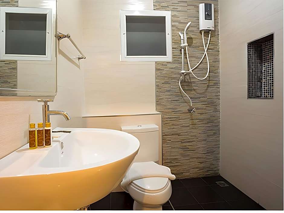 The Elegant Patong Hotel