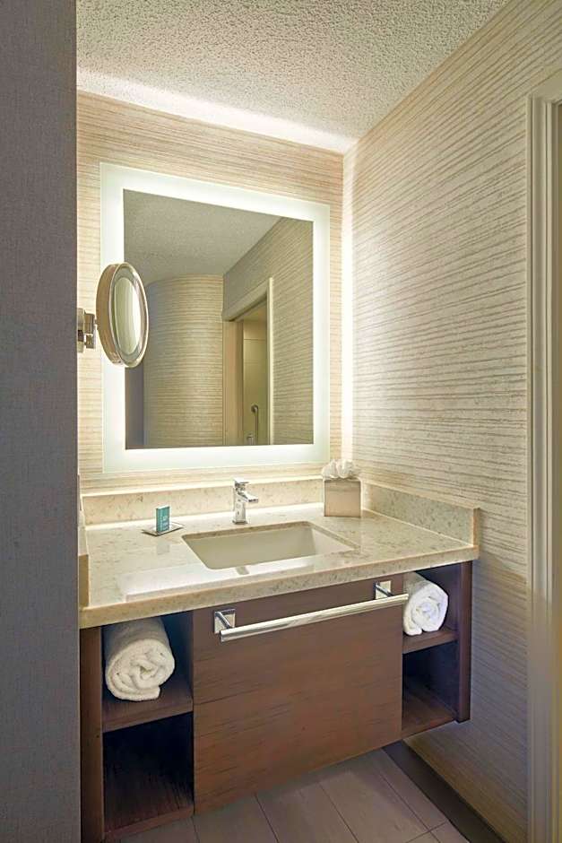 DoubleTree By Hilton Hotel Atlanta/Alpharetta-Windward