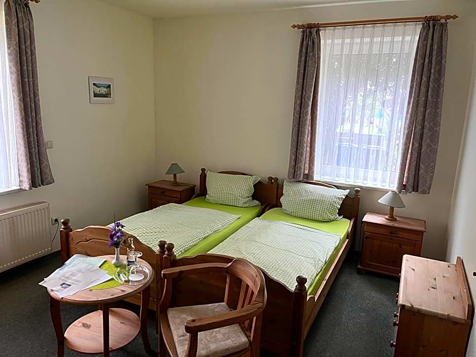 Landhotel & Restaurant Zum Krug im grünen Kranze