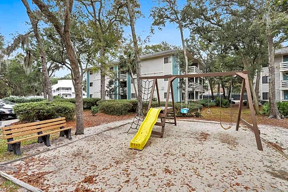 5 stars Peaceful Condo - 7 min walk to the beach