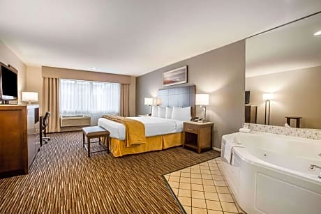 King Suite with Spa Bath - Non-Smoking - Non-refundable - Breakfast included in the price 