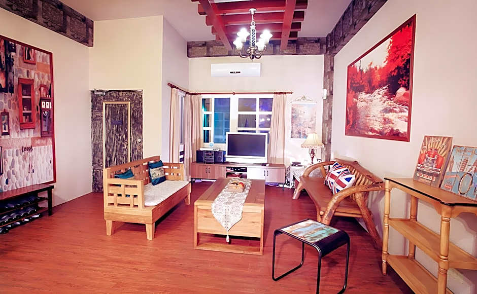 E E Home – Wujie, WV