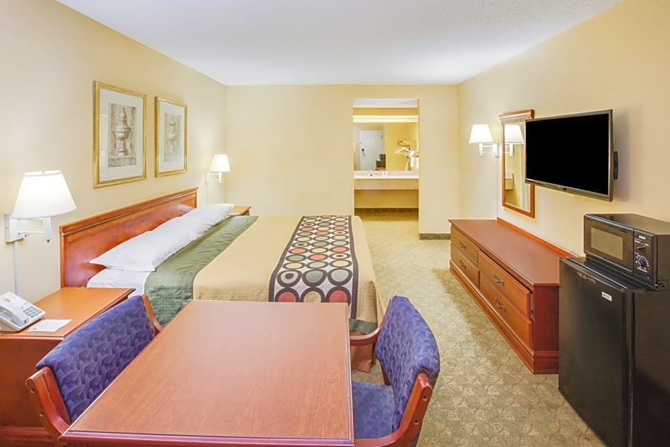 Super 8 by Wyndham Diberville Biloxi Area