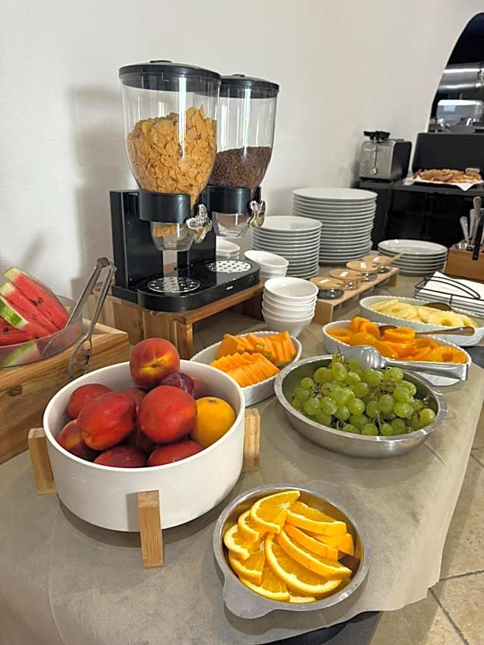 B&B Marina Sleep And Ship