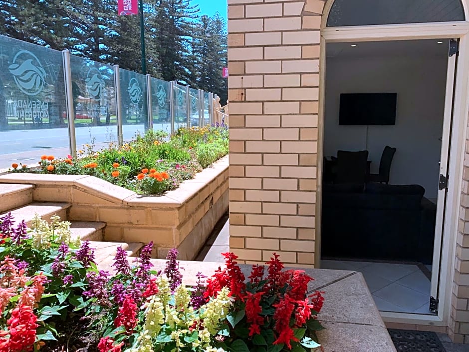 Ensenada Motor Inn and Suites