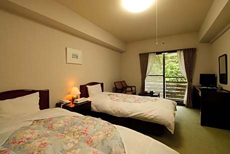 Twin Room with Tatami Area