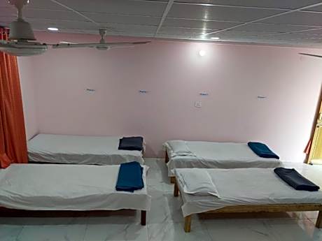 Bed in 8-Bed Mixed Dormitory Room