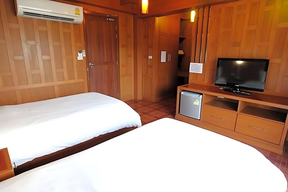 JJ Residence (somsri praditjarone company branch 1)