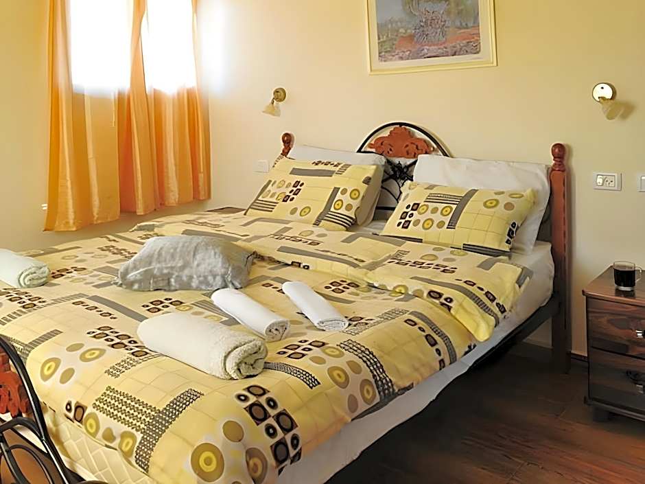 Akko Gate Hostel & Motel