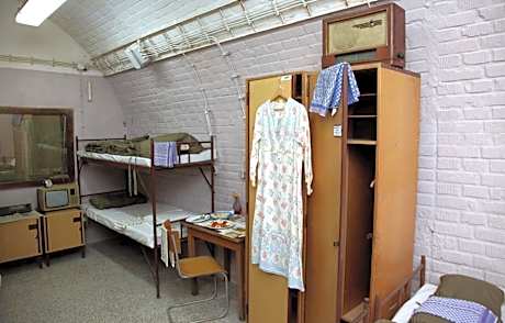 6-Bed Mixed Dormitory Room