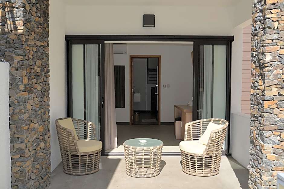 Toparadis Guest House