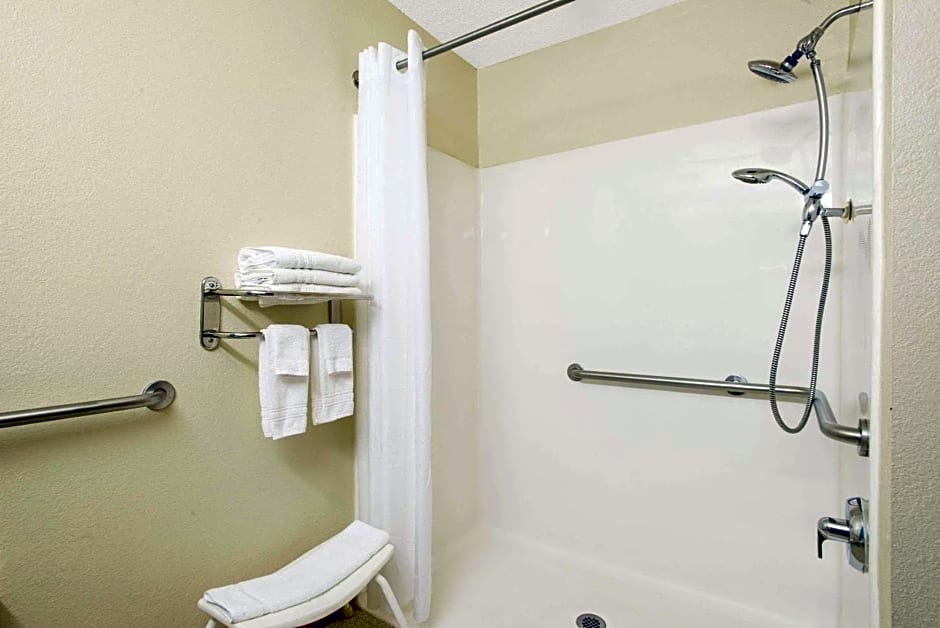 Microtel Inn & Suites by Wyndham