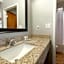Super 8 by Wyndham Carrizo Springs