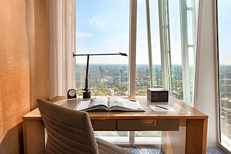 Premier King Room with City View