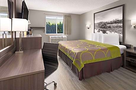 1 King Bed Mobility Accessible Room Bathtub w/ Grab Bars Non-Smoking