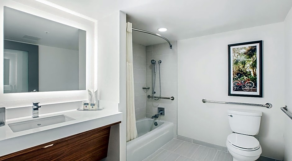 DoubleTree by Hilton New Orleans