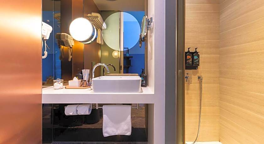 Dash Living on Queen's