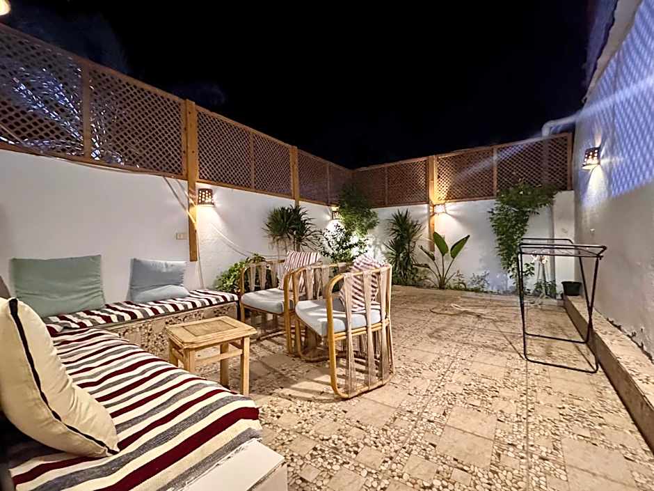 Apartment with roof top