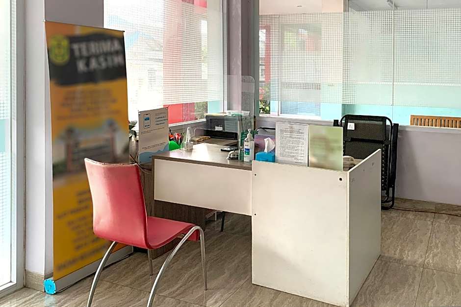 Urbanview Hotel Niraz Syariah Banjarmasin by RedDoorz