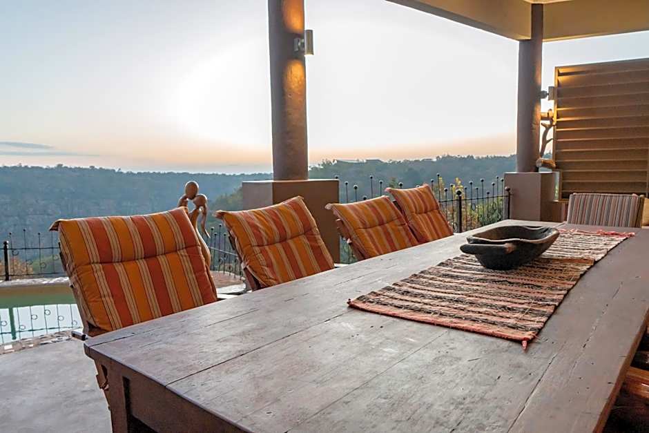 Leopards Rock Bush Boutique