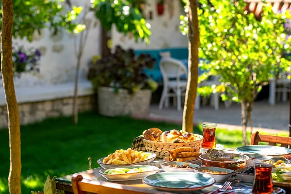 Flores Hotel Alaçatı