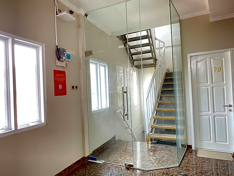 Guesthouse Putri Griya Fikarda by ZUZU