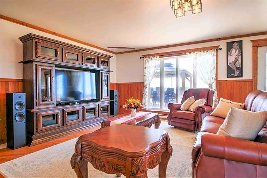 The Simeon - Upscale Bay Views by Doorbed