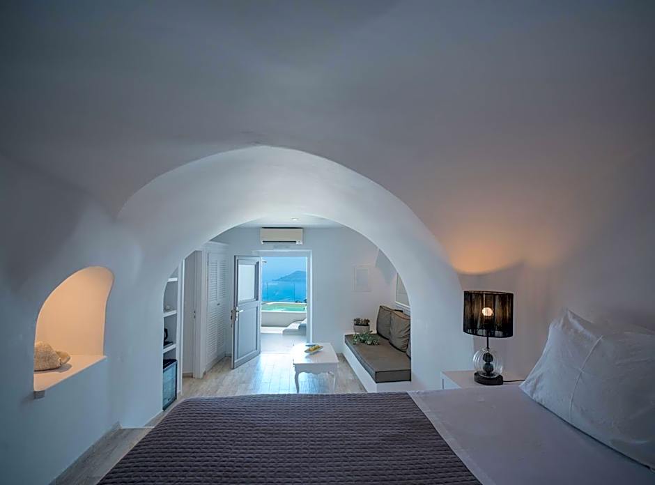 Anemos Cave Suites