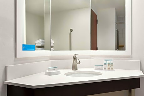 2 Queen Beds Nonsmoking