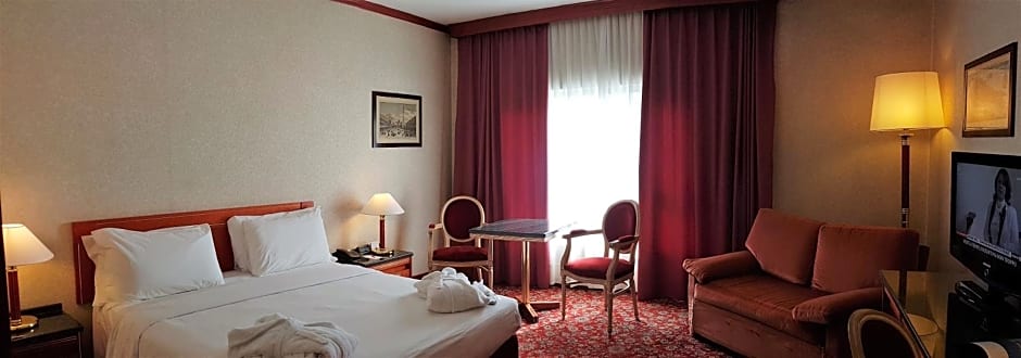 Russott Hotel