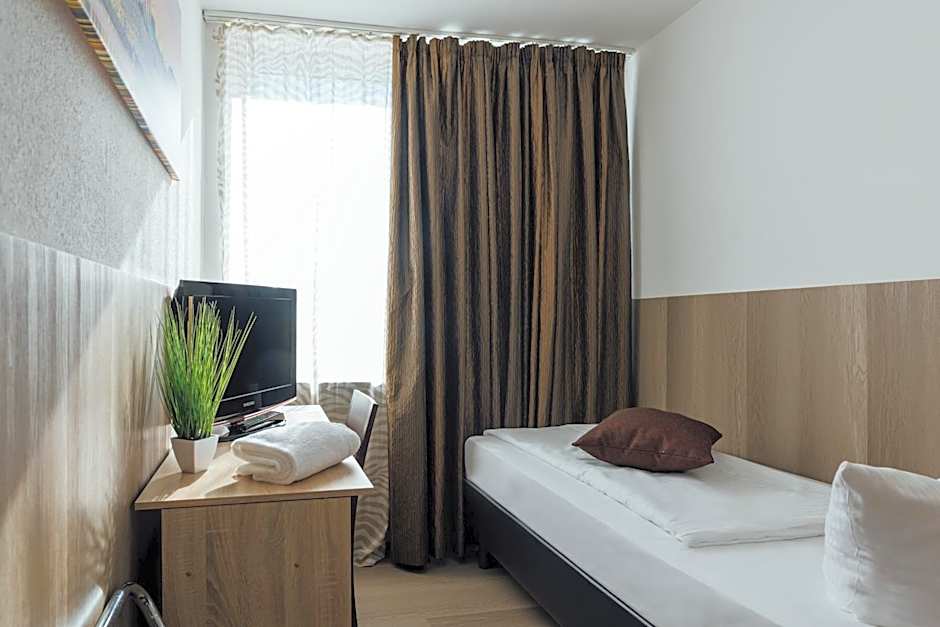 Hotel Hanseat Hamburg - Free Parking