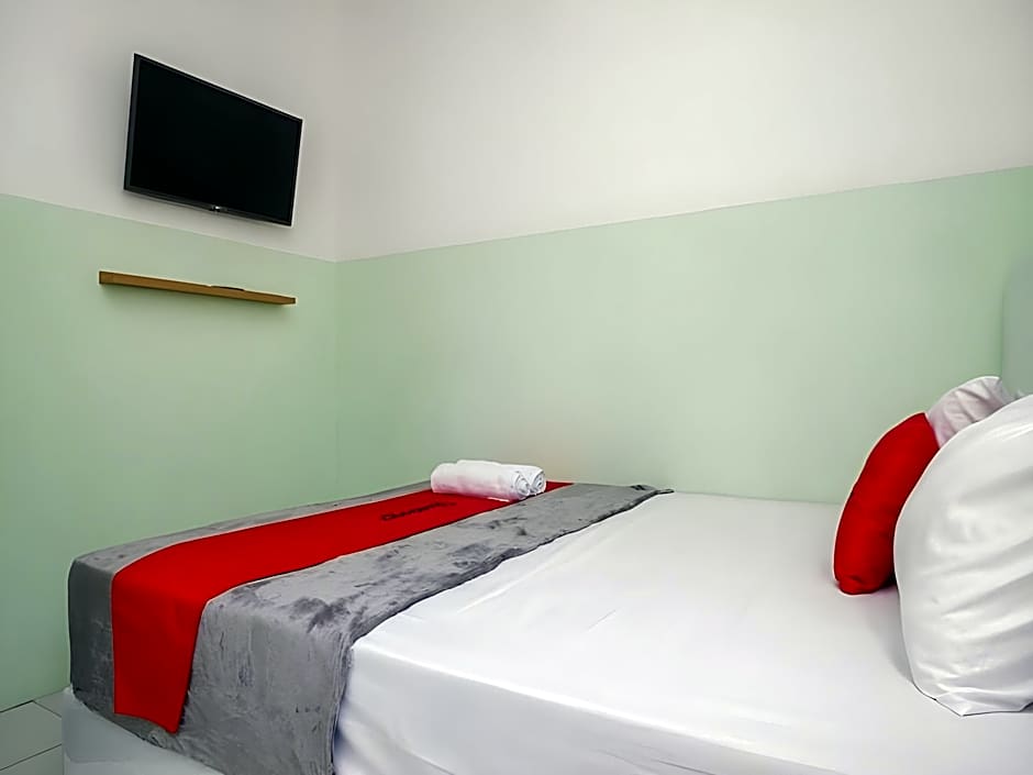 RedDoorz near Tugu Kartasura