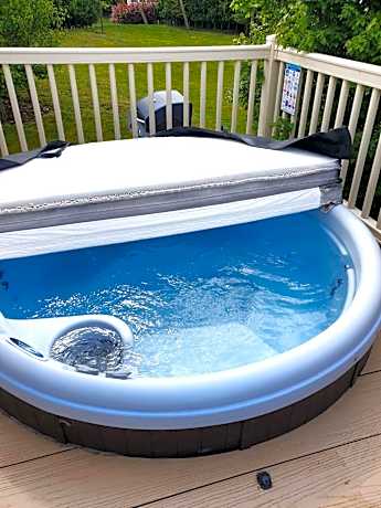 16 anglers acre luxury hot tub break tattershall lakes