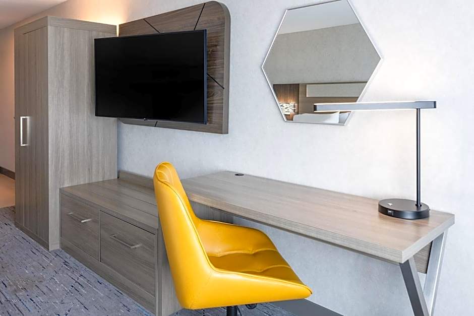 Holiday Inn Express Hotel & Suites Dewitt - Syracuse By IHG