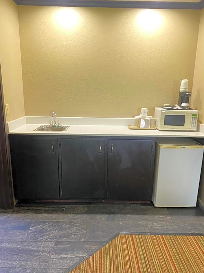 Super 8 by Wyndham New Hampton