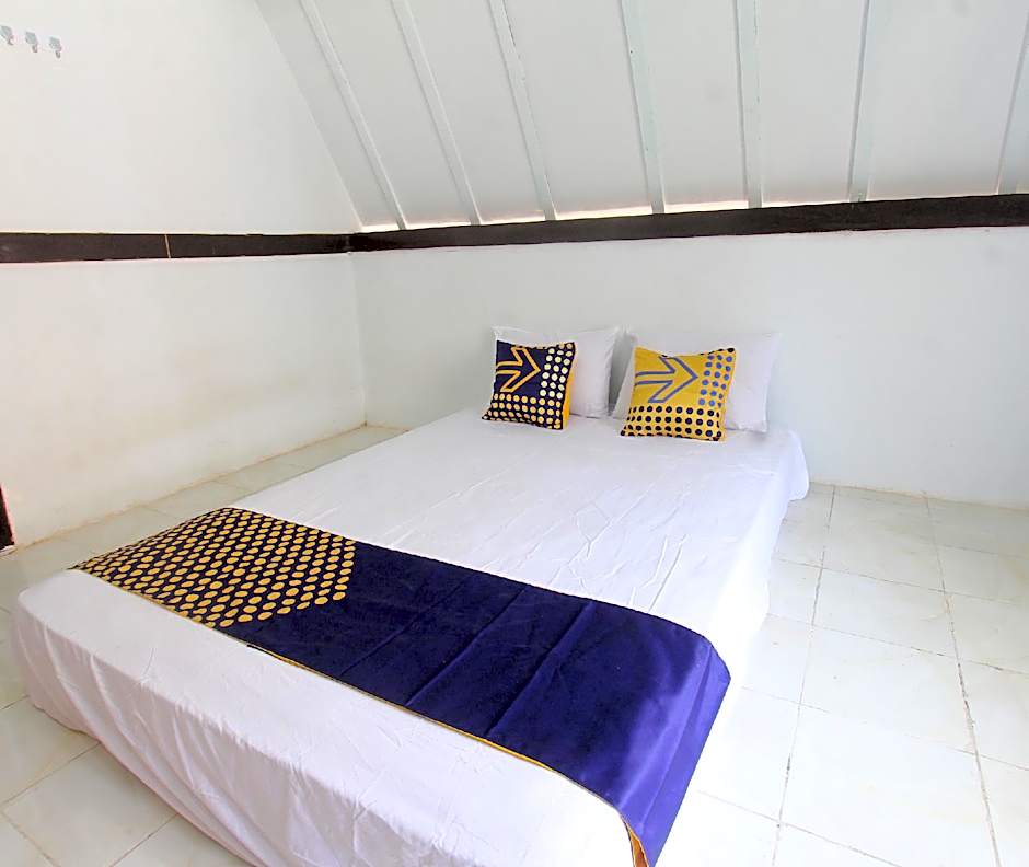 OYO Life 93154 White Kos Jenggala