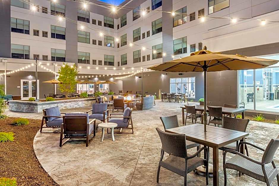 Holiday Inn Express Bettendorf - Davenport NE by IHG
