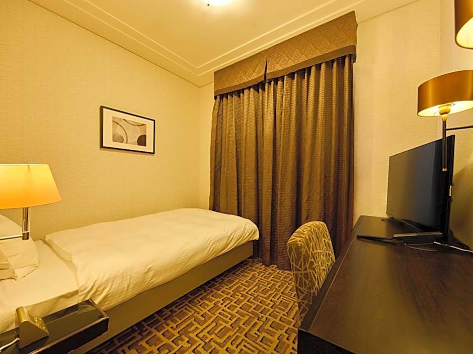 Okura Chiba Hotel