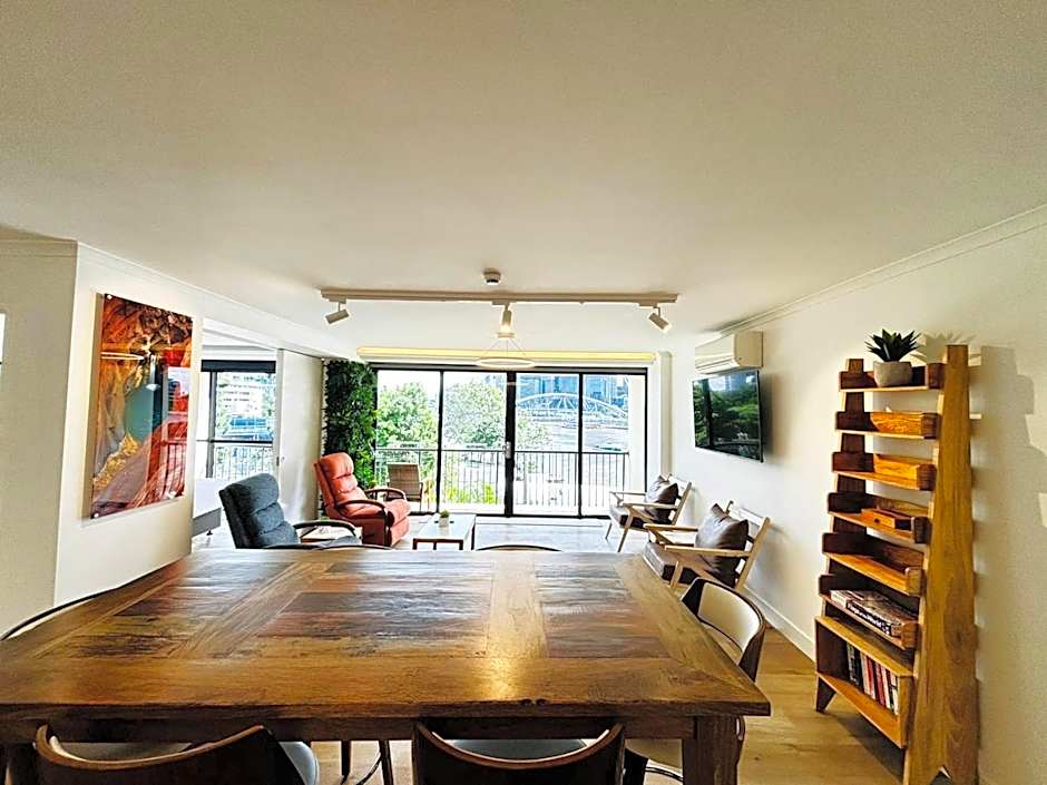 River Plaza Apartments