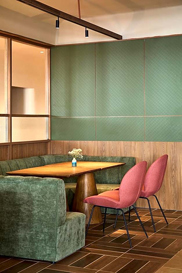 Len Hotel