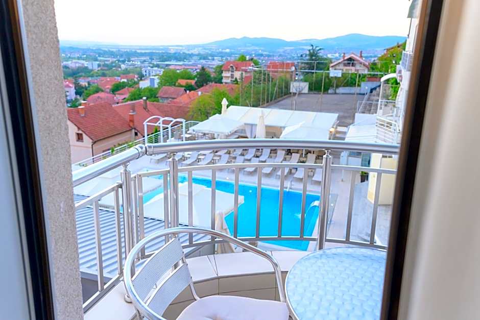 Hotel Tami Residence