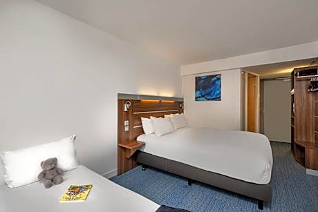 Standard Room with One Double Bed and a Sofa Bed