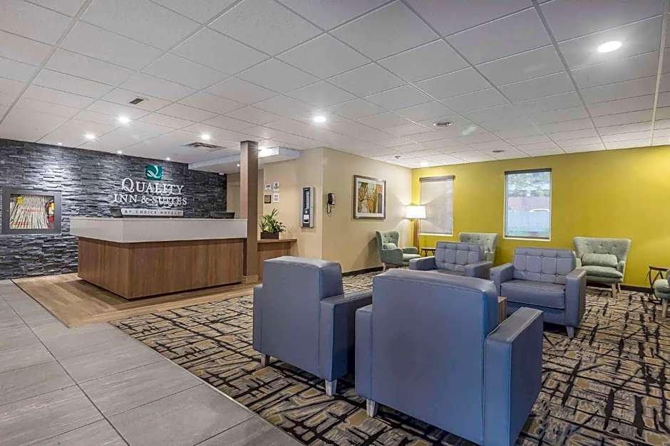 Quality Inn & Suites Windsor