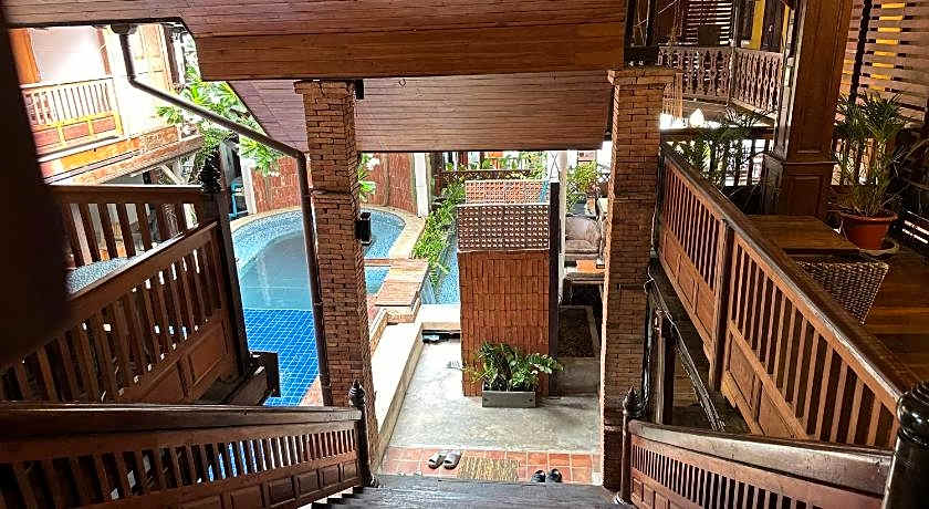 Tony's Place Beds & Breakfast