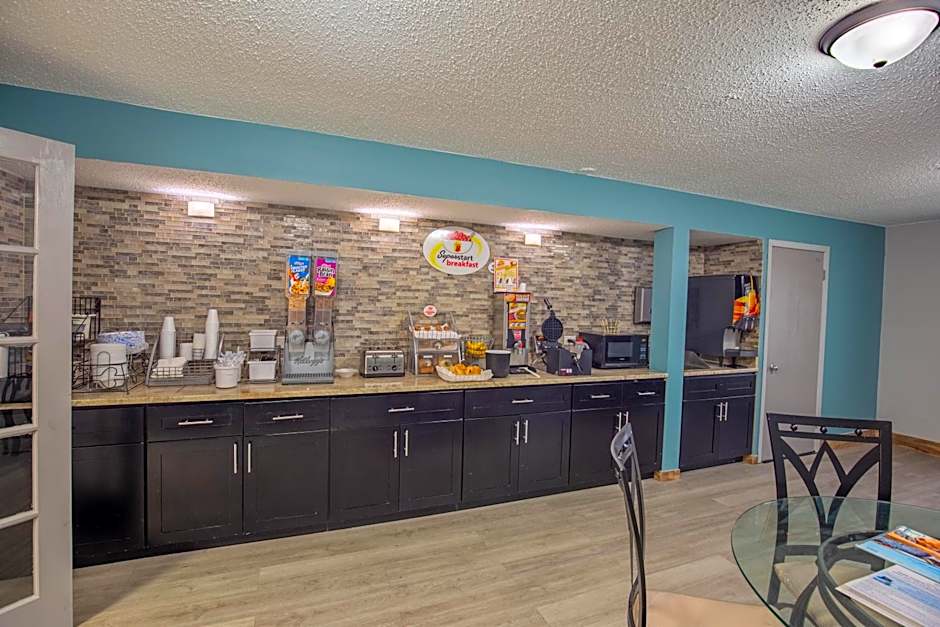 Super 8 by Wyndham Rockford I-90/Casino District