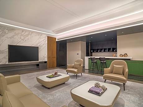 Presidential Suite, Club lounge access, Presidential Suite, 1 King, Lake view