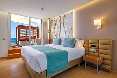 Suite Penthouse with Sea View and Hot Tub - Free Spa Access